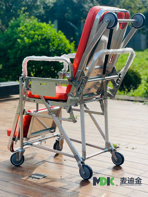 Chiếc xe tải di chuyển đa chức năng sang trọng Bệnh viện giường ghế cứu thương