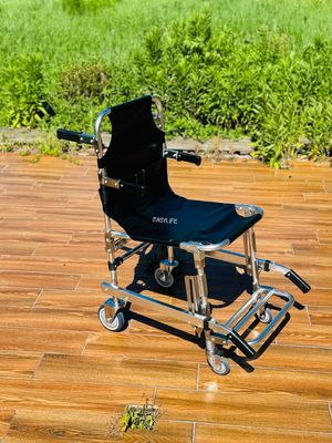 Nâng cầu thang bằng nhôm hợp kim dày gấp với vải PVC 4 bánh và 6 tay cầm