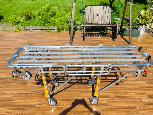 Bệnh nhân gấp xe cứu thương dễ dàng mang và vận chuyển