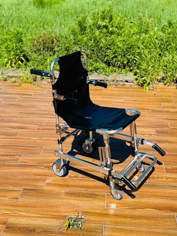 Nâng cầu thang bằng nhôm hợp kim dày gấp với vải PVC 4 bánh và 6 tay cầm